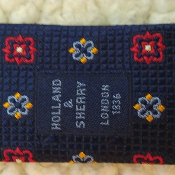 Holland & Sherry London 1836 Navy/Burgundy Silk Foulard Tie (Handmade in USA) - Picture 11 of 12